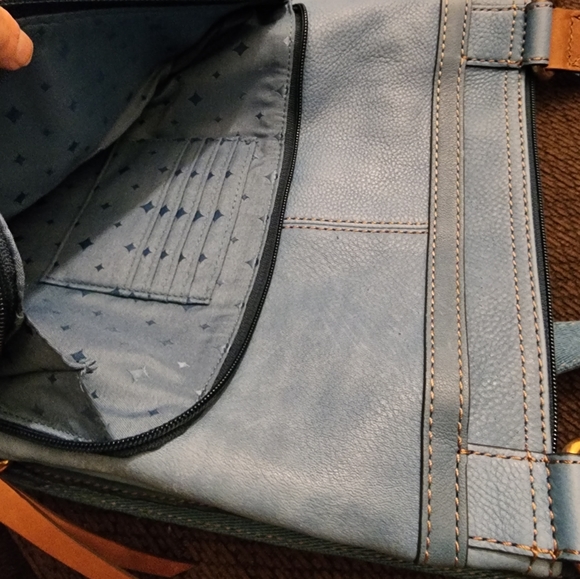 Fossil Crossbody - Picture 9 of 16